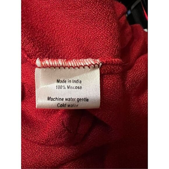 APU A People United Dramatic Red Draped Soft Long Sleeved Tunic Amazing! Gen M - Picture 7 of 7